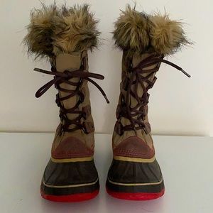 Sorel Joan of Arctic winter boots size 7 tan